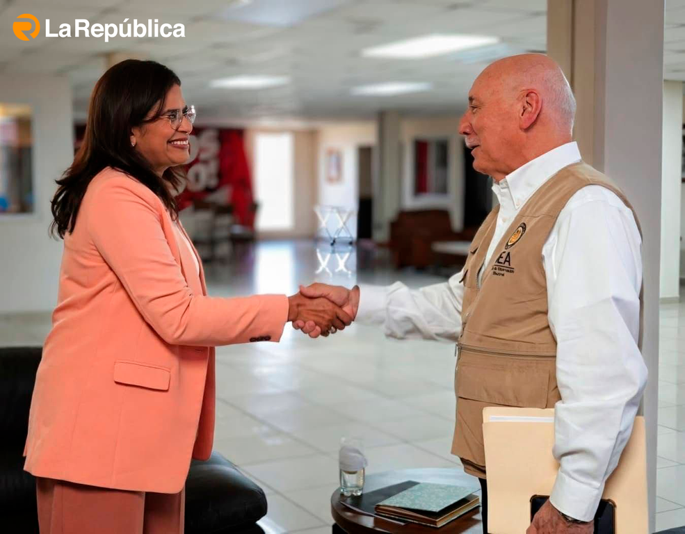 A pocos días de las elecciones generales, la candidata presidencial de Libre, Rixi Moncada, sostuvo una reunión con la Misión de Observación - Cover Image